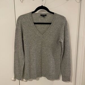 Ann Taylor Light Gray V-Neck Women's Sweater
